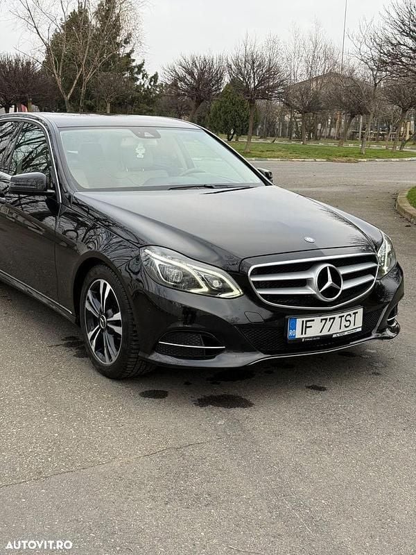 Culoarenegru Utilizat 2014 Mercedes E250 Berlinǎ | 13.900 EUR (Preț OK) - Imagine 1/4