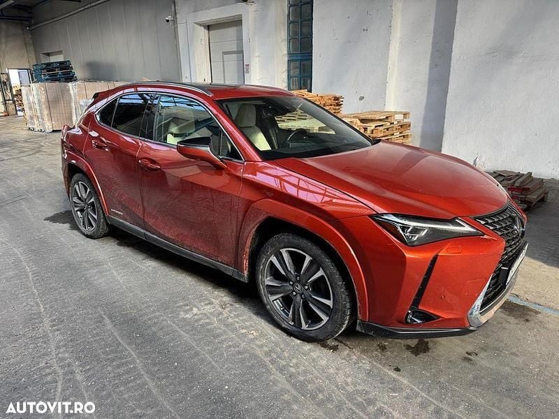 Second-hand Lexus UX 250h Luxury Line 177 CP (130 kW) 2022 Culoareportocaliu SUV