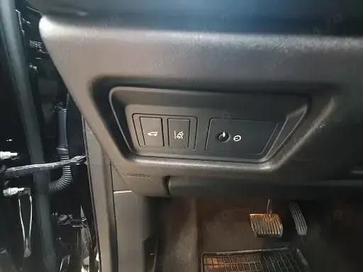 Second-hand Land Rover Discovery Sport 180 CP (132 kW) 2015 Negru SUV