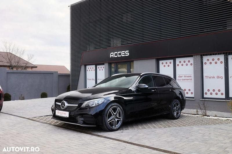 Second-hand Mercedes C300 245 CP (180 kW) 2018 Culoarenegru Break