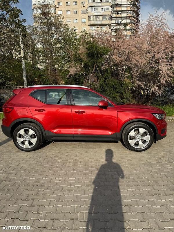 Culoarerosu Utilizat 2018 Volvo XC40 Momentum SUV | 22.200 EUR (Preț OK) - Imagine 1/4