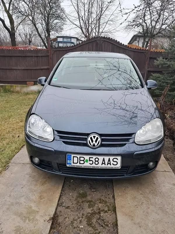 Second-hand VW Golf IV 103 CP (75 kW) 2005 Albastru Berlinǎ