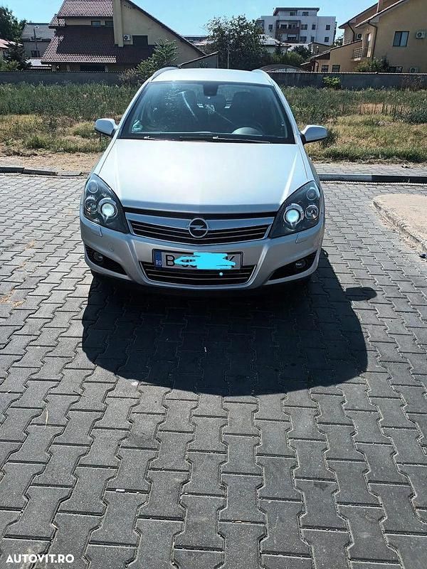 Culoareargint Utilizat 2008 Opel Astra Cosmo Break | 2.300 EUR - Imagine 1/4