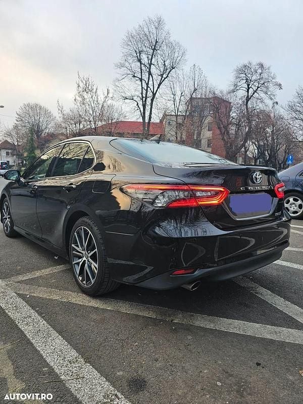 Second-hand Toyota Camry Executive 218 CP (160 kW) 2021 Culoarenegru Berlinǎ