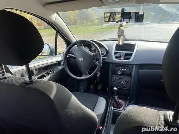 Utilizat 2008 Peugeot 207 | 1.800 EUR (Preț OK) - Imagine 1/4