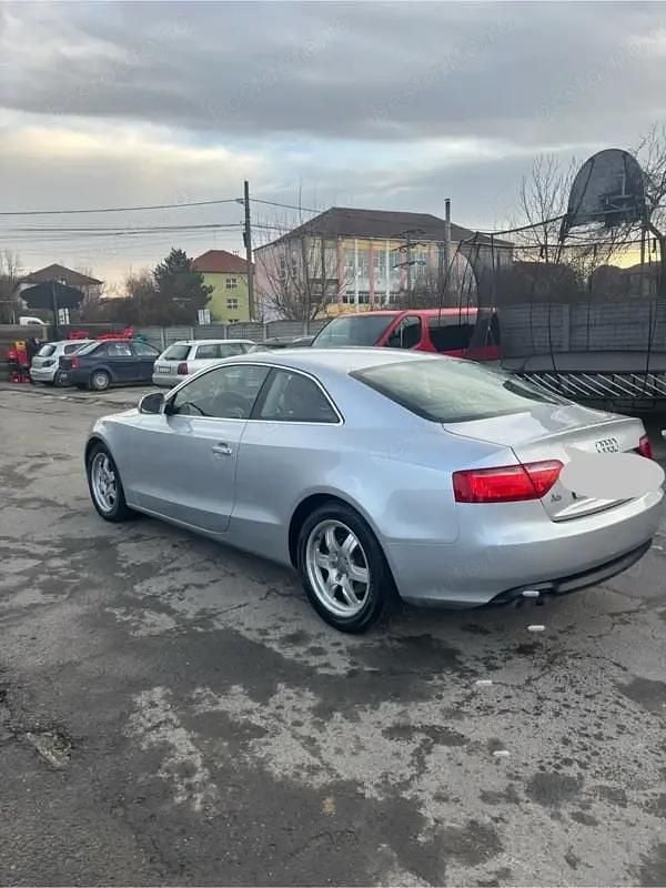 Second-hand Audi A5 177 CP (130 kW) 2009 Argintiu Coupe