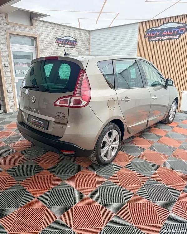 Second-hand Renault Scénic III Expression 106 CP (77 kW) 2011 Bej Monovolum