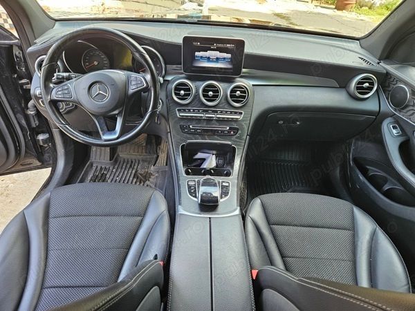 Second-hand Mercedes GLC220 170 CP (125 kW) 2018 Negru SUV