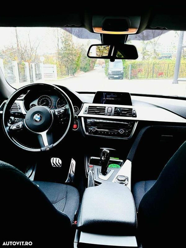 Second-hand BMW 318 Performance 143 CP (105 kW) 2014 Culoarealbastru Berlinǎ