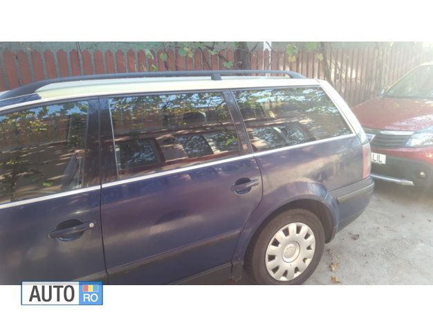 Albastru Utilizat 2003 VW Passat Break | 1.600 EUR (Preț OK) - Imagine 1/3