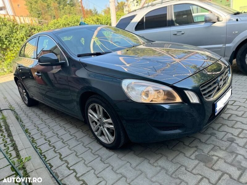Gri Utilizat 2013 Volvo S60 Standard Berlinǎ | 6.250 EUR (Preț OK) - Imagine 1/4