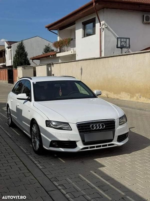 Culoarealb Utilizat 2010 Audi A4 S-Line Hatchback | 6.500 EUR (Preț OK) - Imagine 1/4