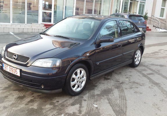 Second-hand Opel Astra Elegance 101 CP (74 kW) 2003 Albastru Hatchback