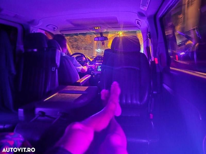 Negru Utilizat 2012 Mercedes Viano Monovolum | 12.999 EUR (Preț OK) - Imagine 1/4