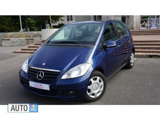 Albastru marin Utilizat 2010 Mercedes A180 Monovolum | 3.600 EUR (Preț OK) - Imagine 1/4
