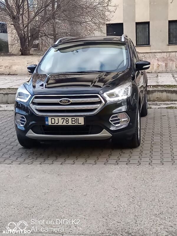 Negru Utilizat 2017 Ford Kuga SUV | 13.100 EUR (Preț OK) - Imagine 1/4