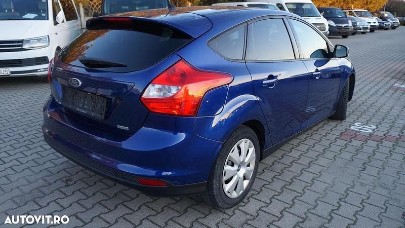 Second-hand Ford Focus Trend 101 CP (74 kW) 2014 Culoarealbastru