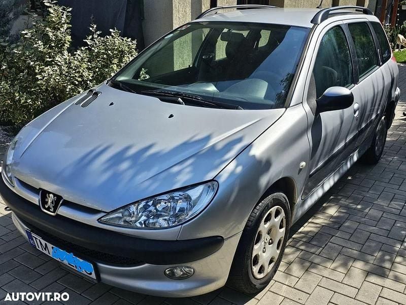 Culoareargint Utilizat 2005 Peugeot 206 Break | 3.800 EUR - Imagine 1/4