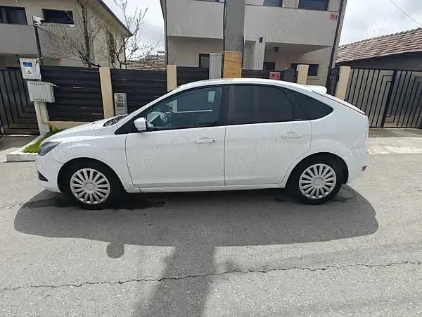 Utilizat 2009 Ford Focus Hatchback | 2.600 EUR (Preț OK) - Imagine 1/4