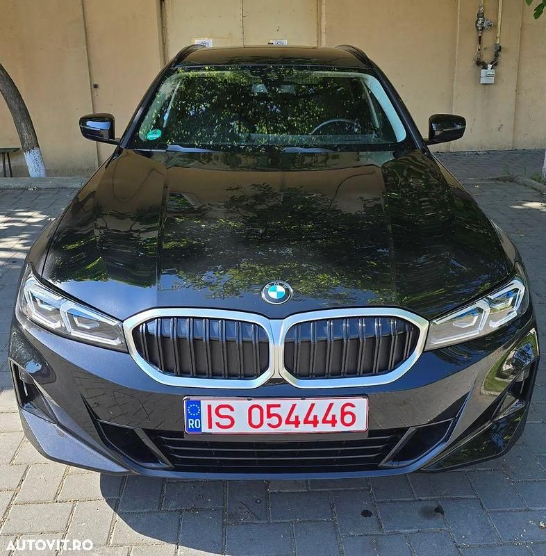 Culoarenegru Utilizat 2024 BMW 318 Advantage Break | 32.912 EUR - Imagine 1/4