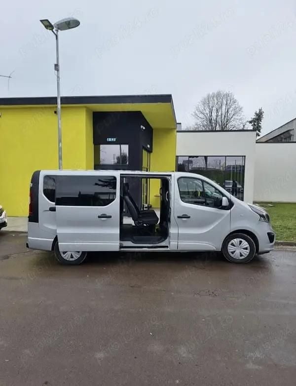 Second-hand Opel Vivaro 120 CP (88 kW) 2016 Gri Monovolum