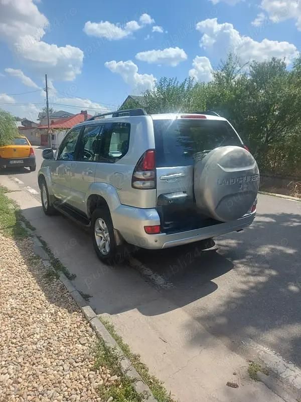 Gri Second-hand 2005 Toyota Land Cruiser SUV | 10.500 EUR (Super Preț) - Imagine 1/4