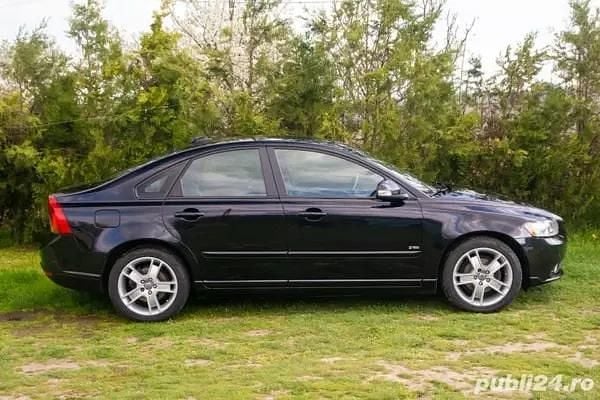 Second-hand Volvo S40 115 CP (84 kW) 2012 Negru Berlinǎ