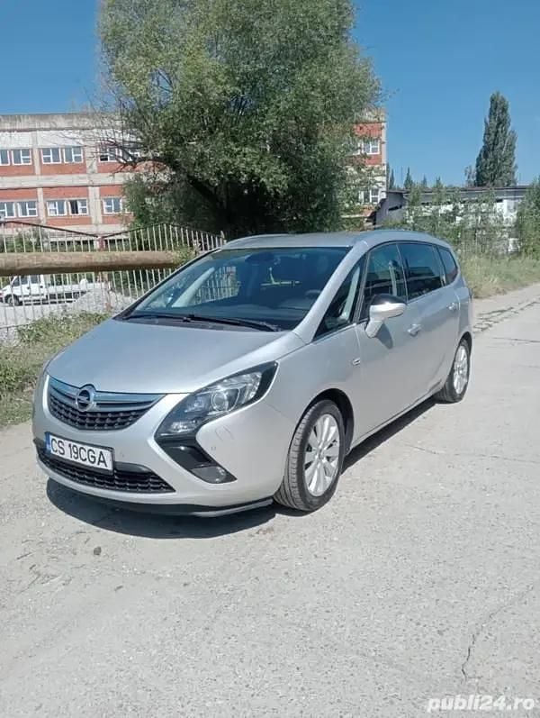 Utilizat 2013 Opel Zafira Monovolum | 4.200 EUR (Super Preț) - Imagine 1/4