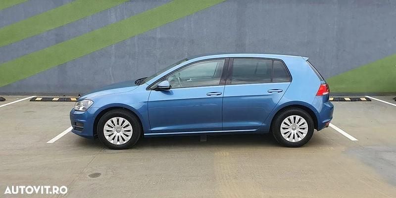 Culoarealbastru Utilizat 2013 VW Golf VII Trendline Hatchback | 7.490 EUR (Preț OK) - Imagine 1/4