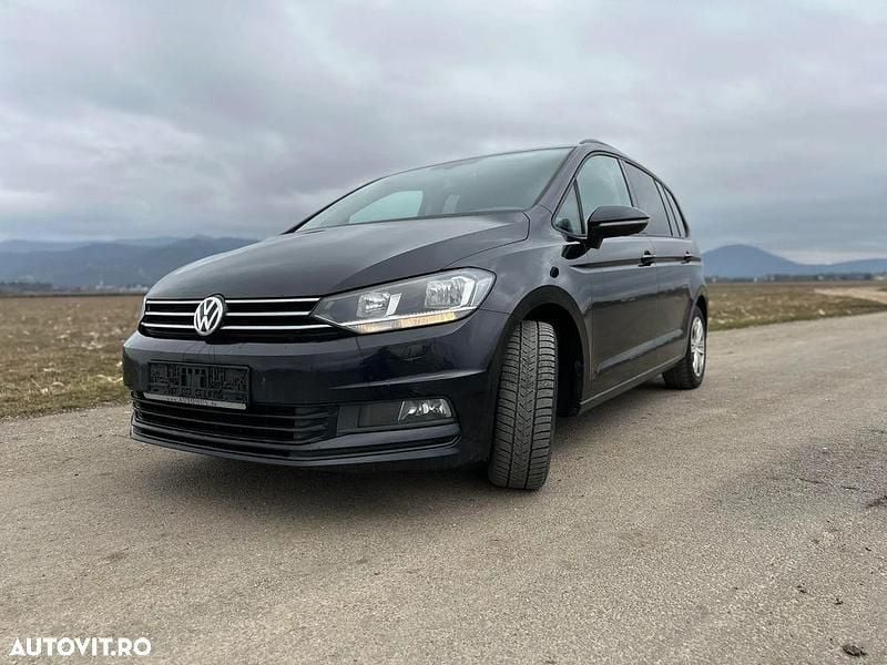 Second-hand VW Touran Comfortline 150 CP (110 kW) 2019 Culoarenegru Monovolum