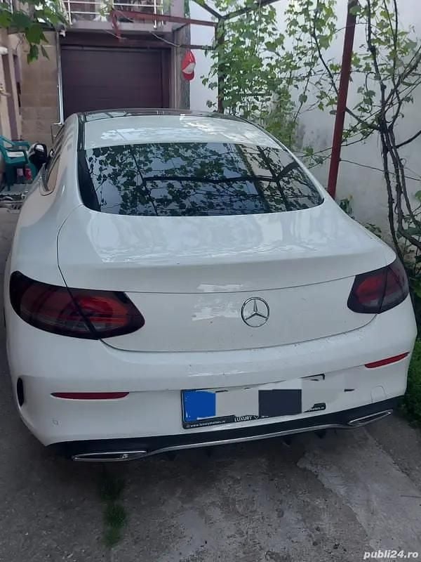 Second-hand Mercedes C300 AMG line 245 CP (180 kW) 2019 Alb Coupe