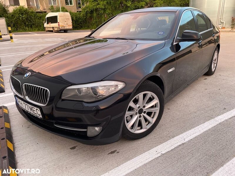 Negru Utilizat 2012 BMW 520 Berlinǎ | 8.700 EUR (Preț bun) - Imagine 1/4
