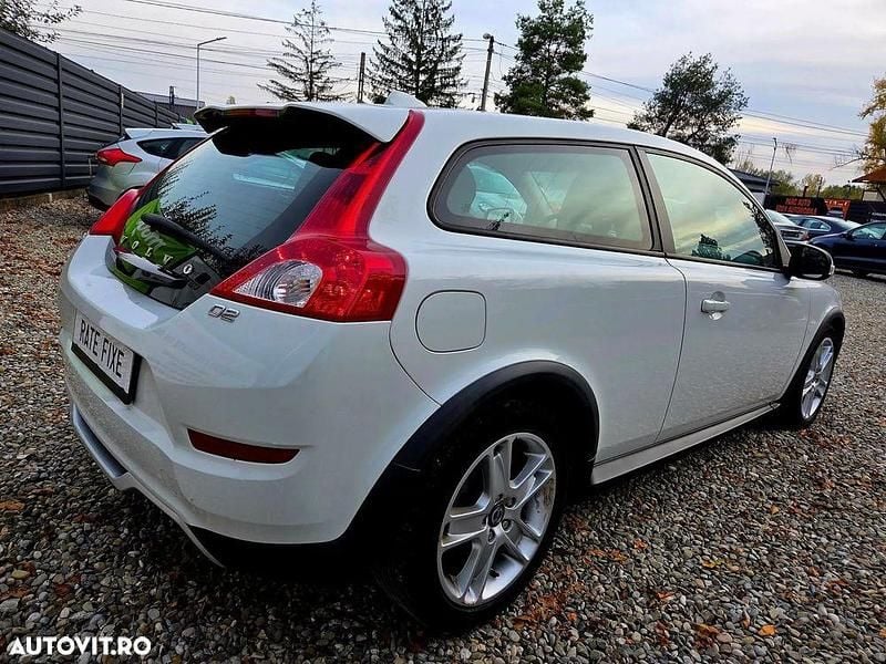 Second-hand Volvo C30 Kinetic 115 CP (84 kW) 2012 Culoarealb Hatchback