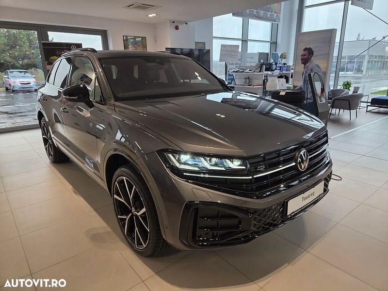 Culoaregri Utilizat 2025 VW Touareg R-line SUV | 74.900 EUR - Imagine 1/4