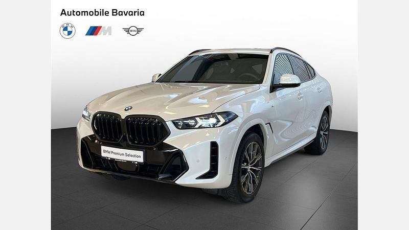Mineral white metallic metalizat Utilizat 2024 BMW X6 M Sport SUV | 88.669 EUR (Puțin scump) - Imagine 1/4