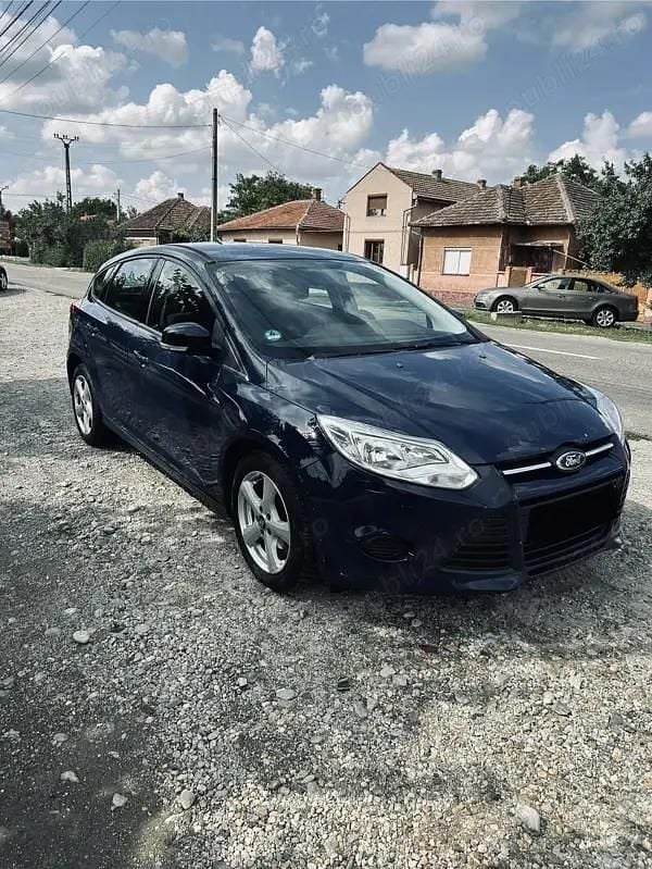 Utilizat 2013 Ford Focus Hatchback | 3.299 EUR (Super Preț) - Imagine 1/3