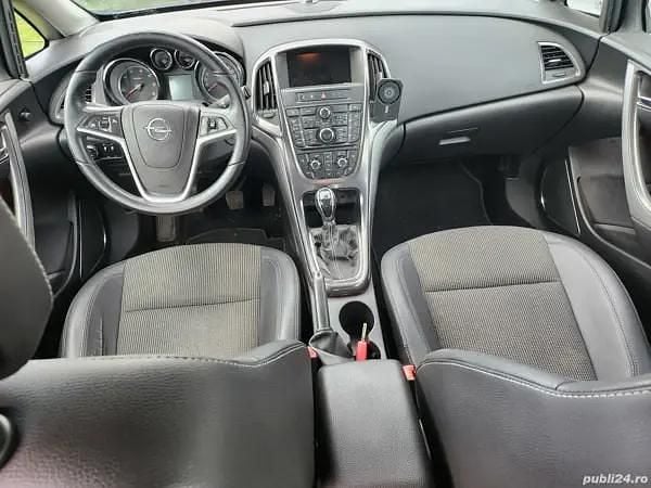 Utilizat 2012 Opel Astra Berlinǎ | 3.100 EUR (Super Preț) - Imagine 1/4