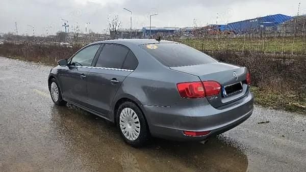 Second-hand VW Jetta Highline 105 CP (77 kW) 2012 Berlinǎ