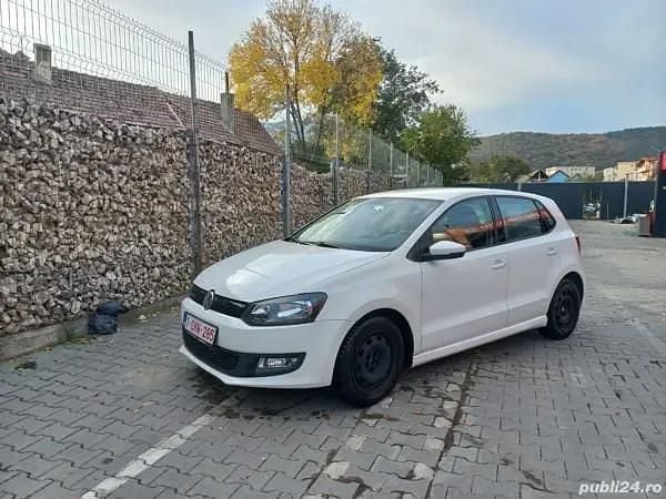 Utilizat 2013 VW Polo Berlinǎ | 2.600 EUR (Super Preț) - Imagine 1/4
