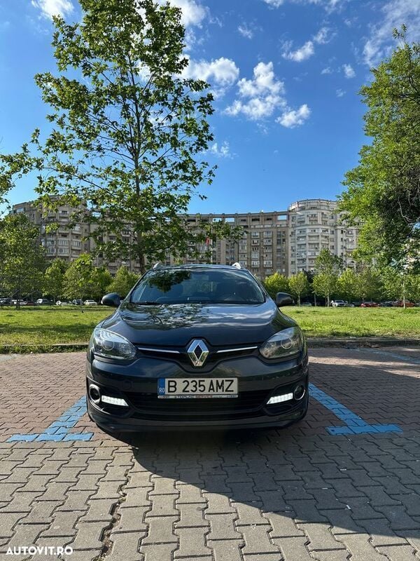 Gri Utilizat 2014 Renault Mégane GrandTour Break | 6.300 EUR - Imagine 1/4