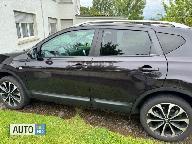 Second-hand Nissan Qashqai 130 CP (95 kW) 2011 Negru SUV
