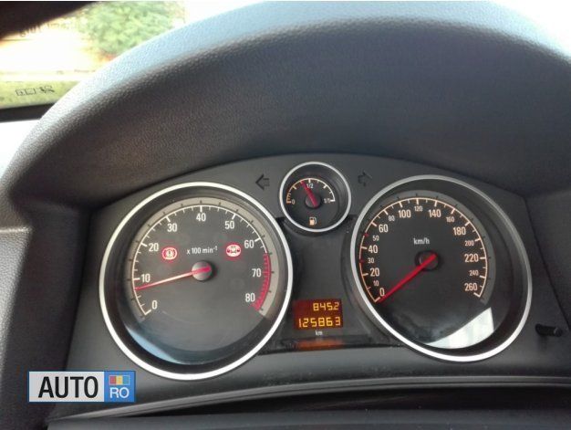 Second-hand Opel Astra 113 CP (83 kW) 2009 Gri Hatchback