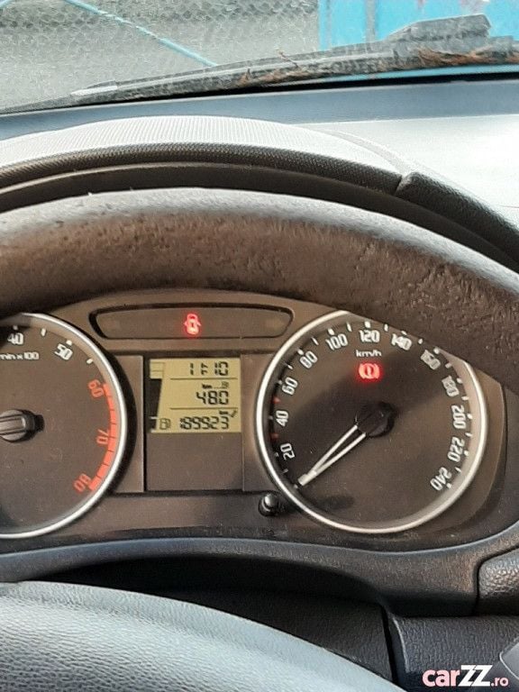 Gri Utilizat 2007 Skoda Fabia Hatchback | 1.800 EUR - Imagine 1/4