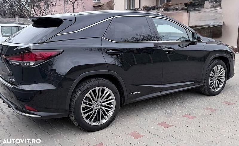 Second-hand Lexus RX450h+ Luxury Line 313 CP (230 kW) 2020 Culoarenegru SUV