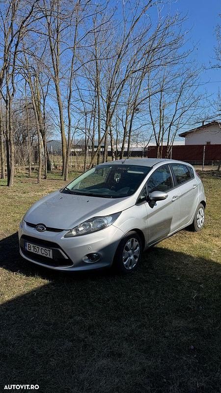 Argint Utilizat 2011 Ford Fiesta Hatchback | 3.000 EUR (Preț bun) - Imagine 1/4