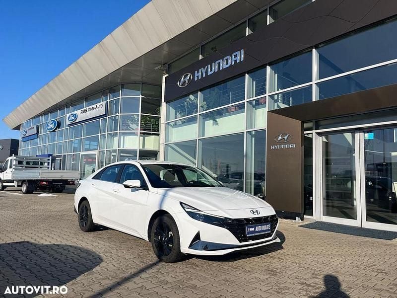 Culoarealb Second-hand 2022 Hyundai Elantra Berlinǎ | 18.900 EUR (Preț OK) - Imagine 1/4