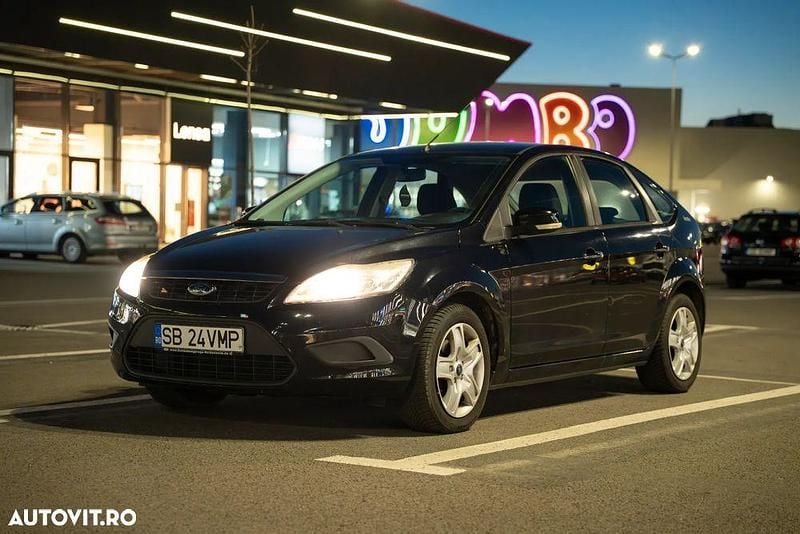 Culoarenegru Utilizat 2010 Ford Focus Trend Hatchback | 3.000 EUR (Preț OK) - Imagine 1/4