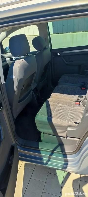 Second-hand VW Touran 74 CP (54 kW) 2007 Gri Monovolum