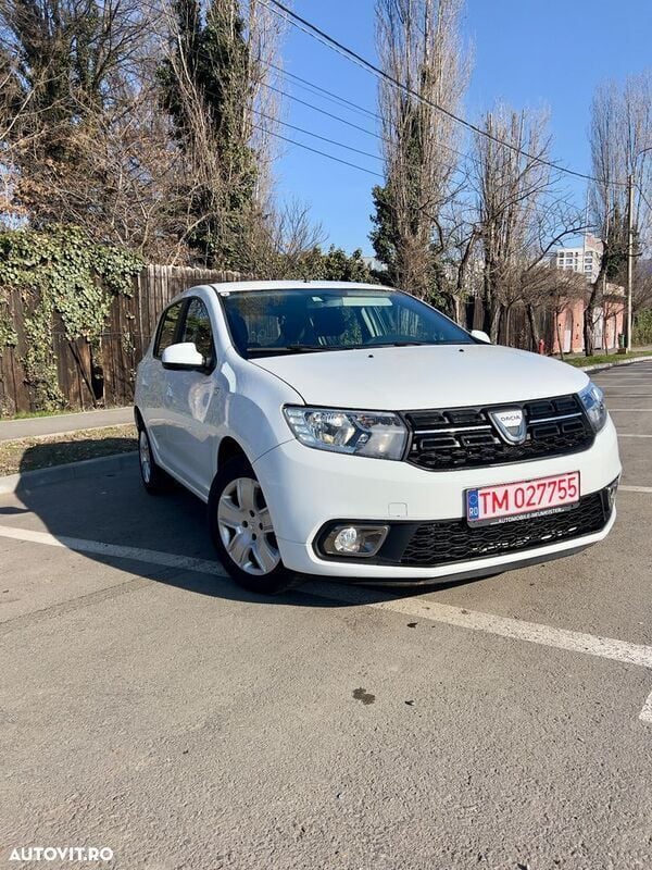 Alb Utilizat 2017 Dacia Sandero Comfort Hatchback | 4.300 EUR (Super Preț) - Imagine 1/4