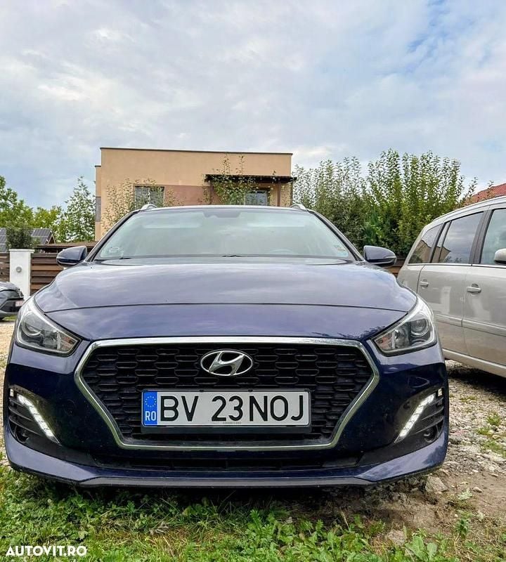 Culoarealbastru Utilizat 2019 Hyundai i30 Monovolum | 8.900 EUR (Preț bun) - Imagine 1/4